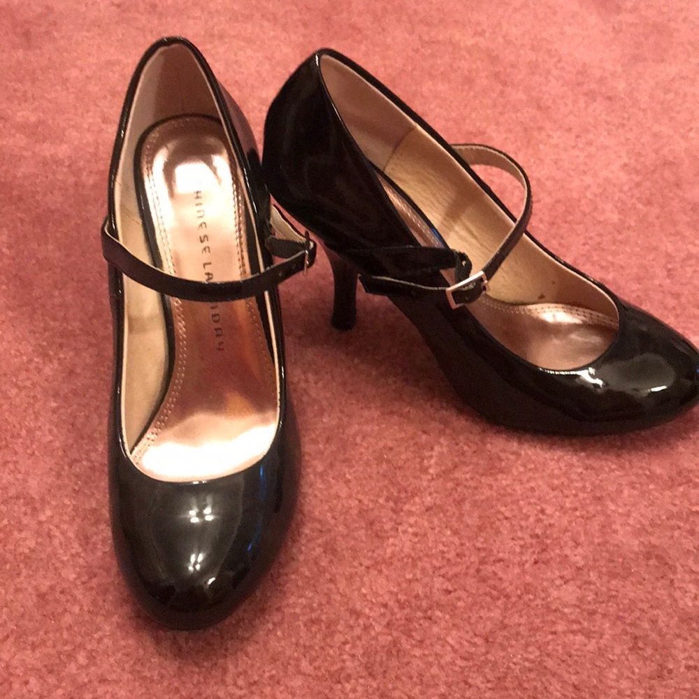Chinese Landry size 8 heels.